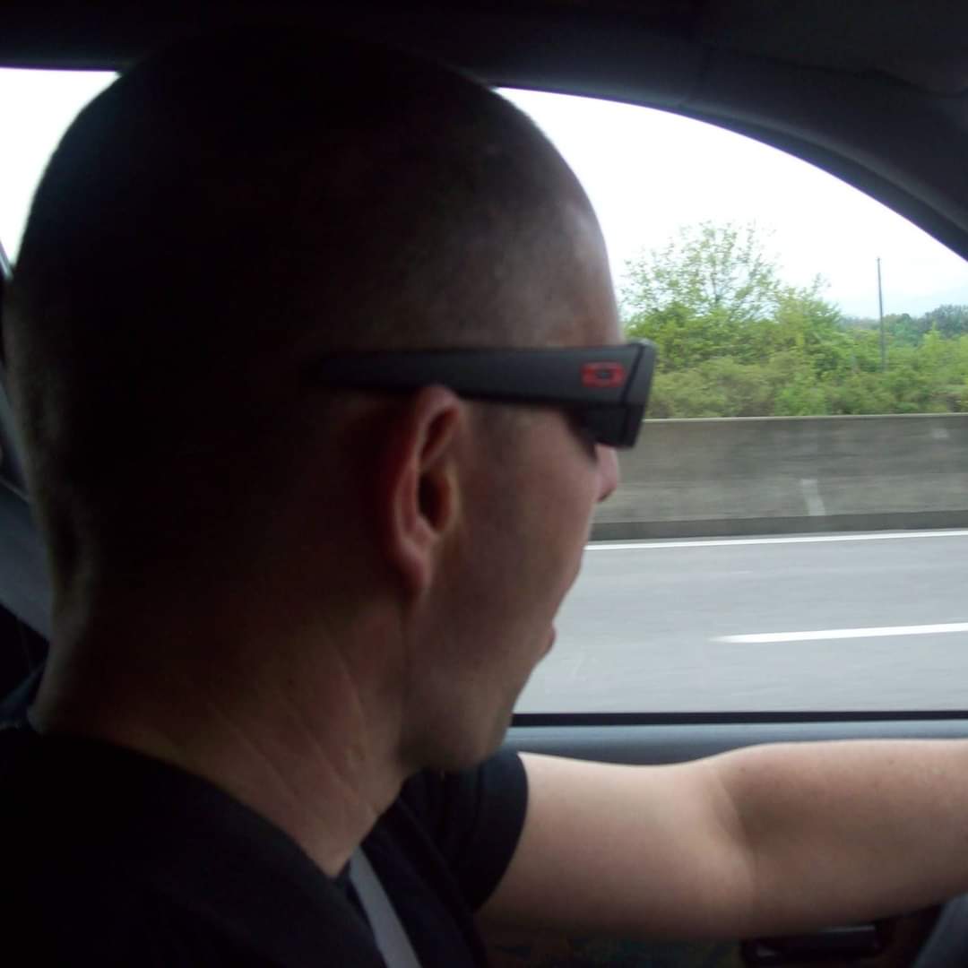 Profil de Ellio, 25 ans, Annonce gay à Stoumont (Liège)