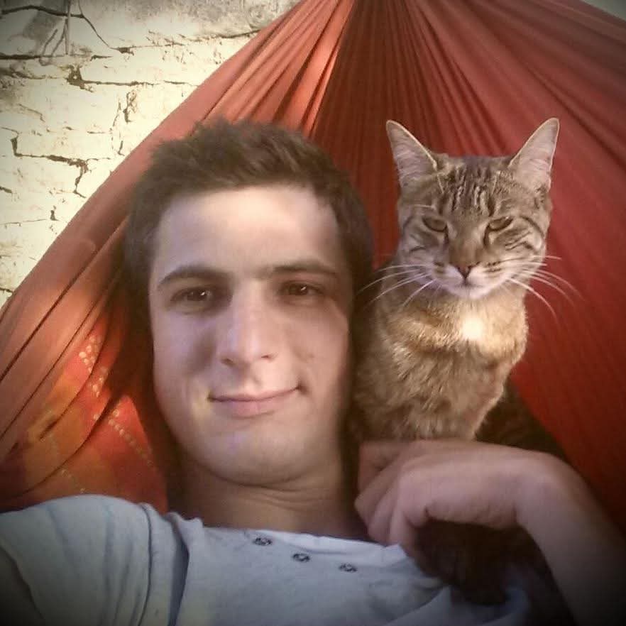 Alcide - Annonce gay à Bernissart Profil de Alcide, 39 ans, Annonce gay à Bernissart (Hainaut)