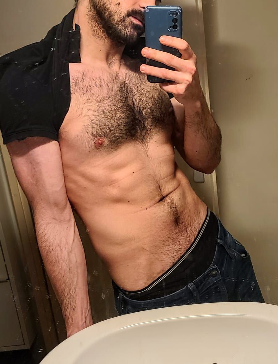 Profil de Divi, 28 ans, Annonce gay à Antoing (Hainaut)