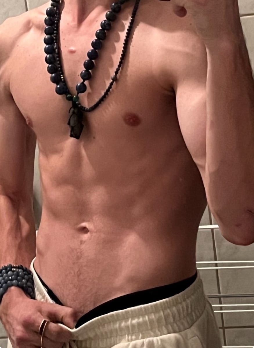 Profil de Malyk, 23 ans, Annonce gay à Chièvres (Hainaut)