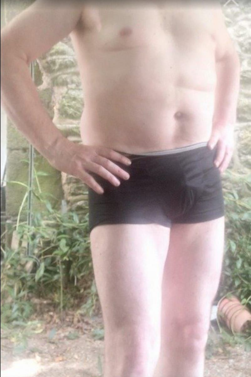 Elli - Annonce gay à Bassenge Profil de Elli, 28 ans, Annonce gay à Bassenge (Liège)