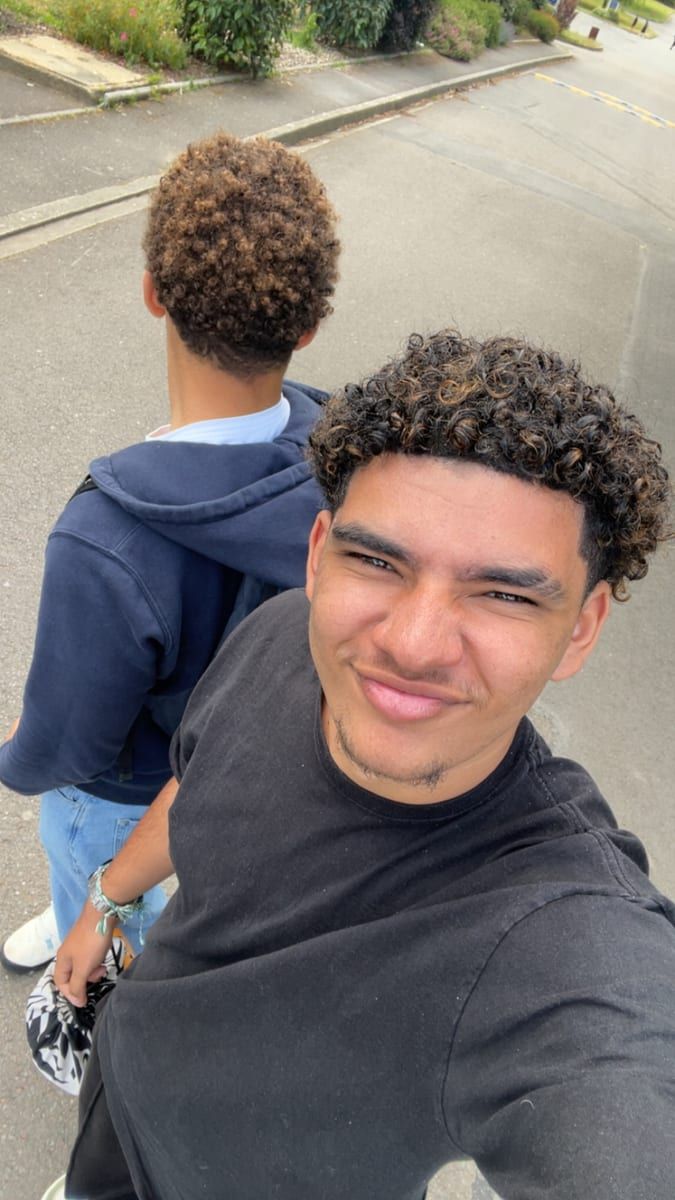 Daryl - Annonce gay à Hastière Profil de Daryl, 28 ans, Annonce gay à Hastière (Namur)
