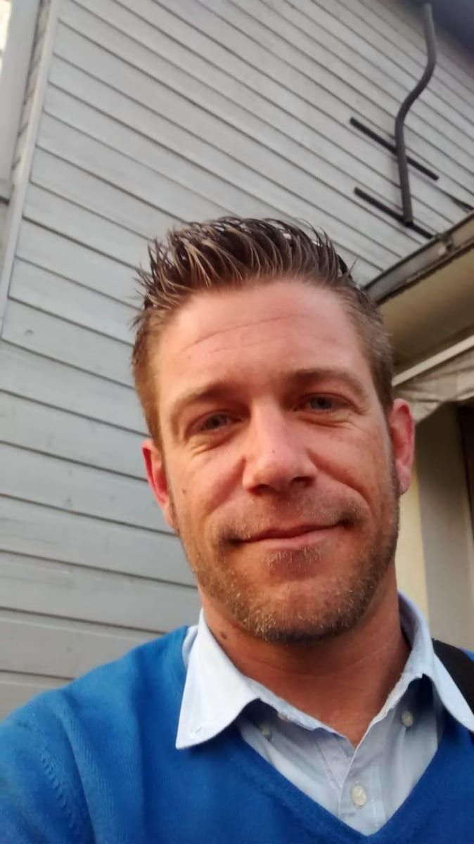 Profil de Elyott, 22 ans, Annonce gay à Woluwe-Saint-Pierre (Bruxelles-Capitale)