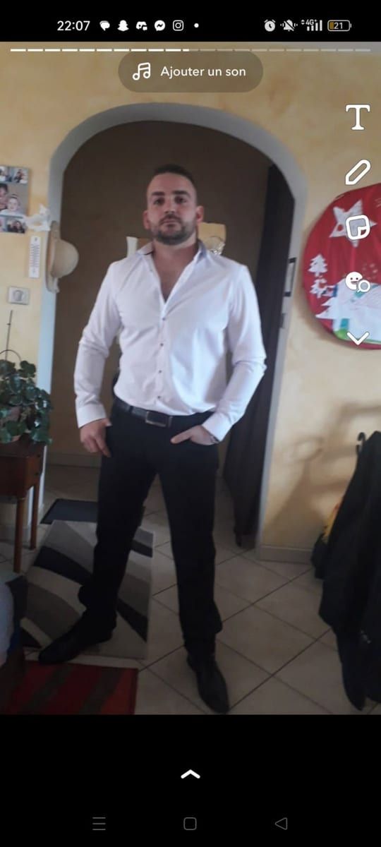 Profil de Camill, 27 ans, Annonce gay à Honnelles (Hainaut)