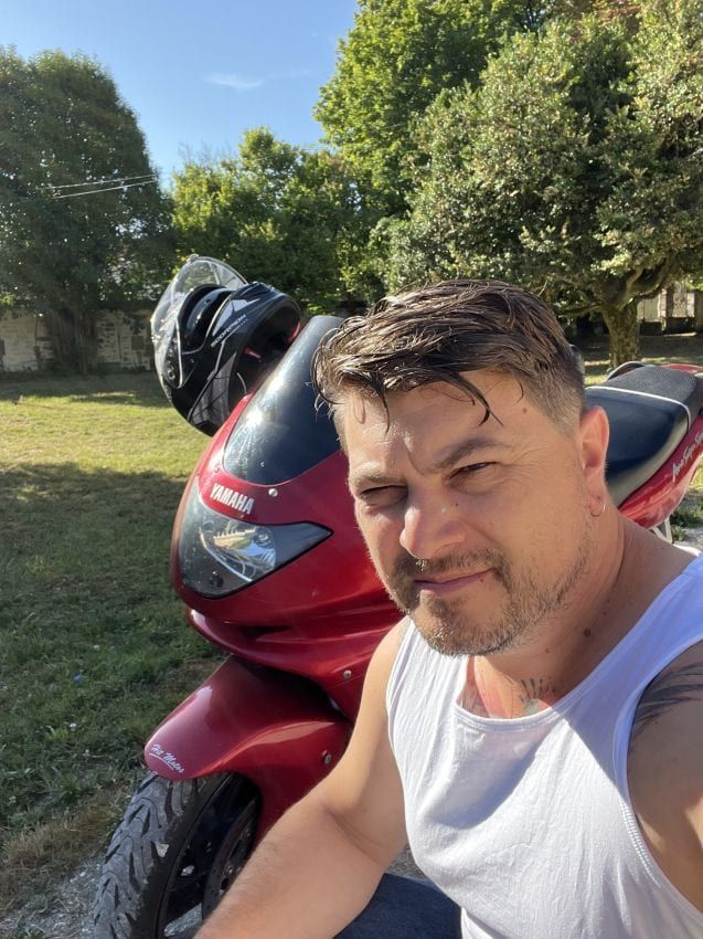 Profil de Jean-arnaud, 29 ans, Annonce gay à Yvoir (Namur)