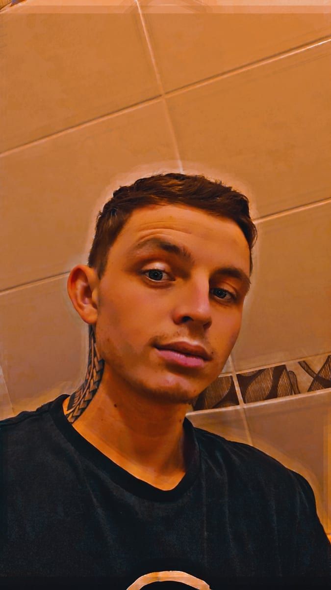 Profil de Yoran, 37 ans, Annonce gay à Cerfontaine (Namur)