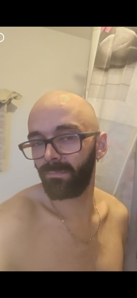 Lowell - Annonce gay à Raeren Profil de Lowell, 39 ans, Annonce gay à Raeren (Liège)
