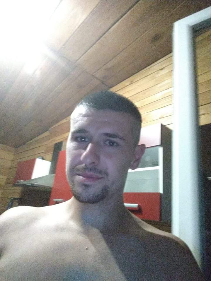 Profil de Estienne, 24 ans, Annonce gay à Virton (Luxembourg)