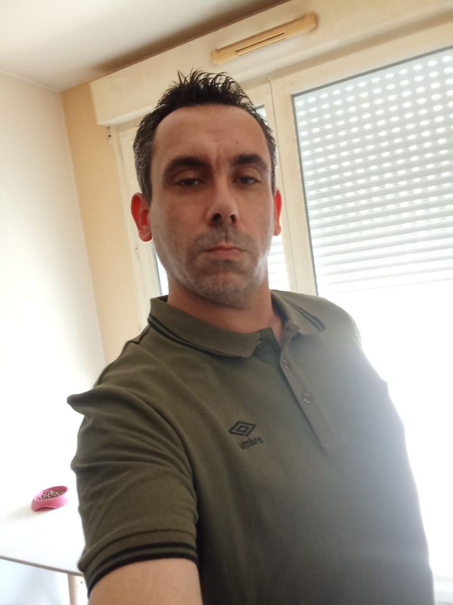 Profil de Favio, 25 ans, Annonce gay à Lontzen (Liège)