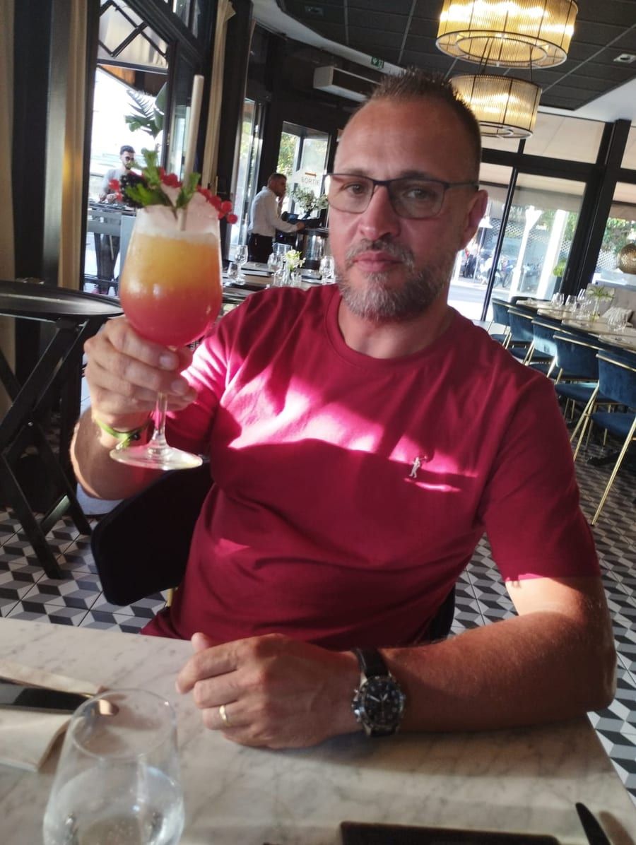 Profil de Sol, 44 ans, Annonce gay à Woluwe-Saint-Pierre (Bruxelles-Capitale)