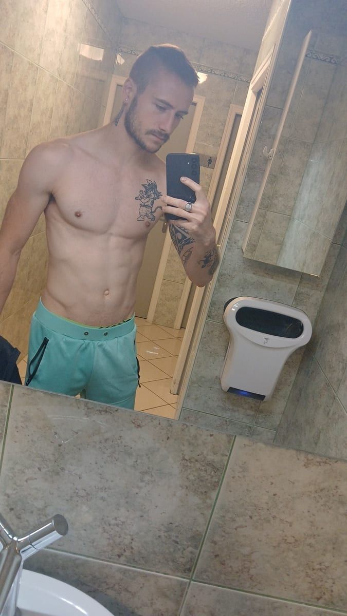 Profil de Melville, 24 ans, Annonce gay à Waimes (Liège)
