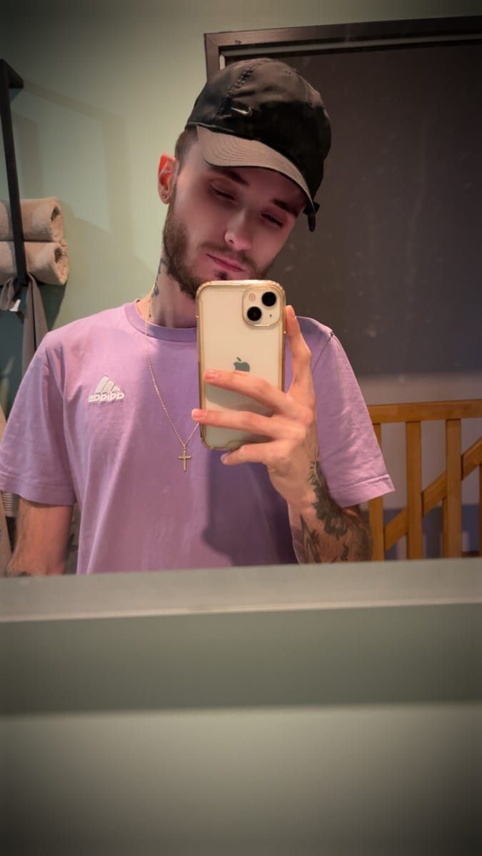 Gari - Annonce gay à Saint-Hubert Profil de Gari, 24 ans, Annonce gay à Saint-Hubert (Luxembourg)